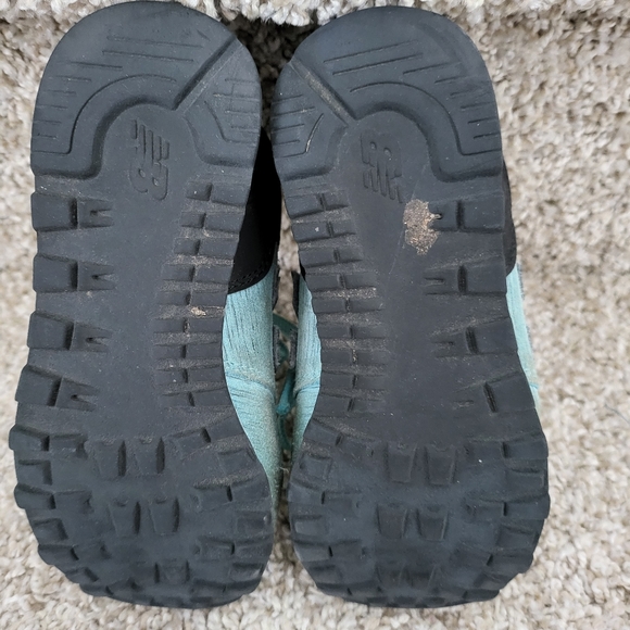 New Balance shoes - Picture 4 of 6